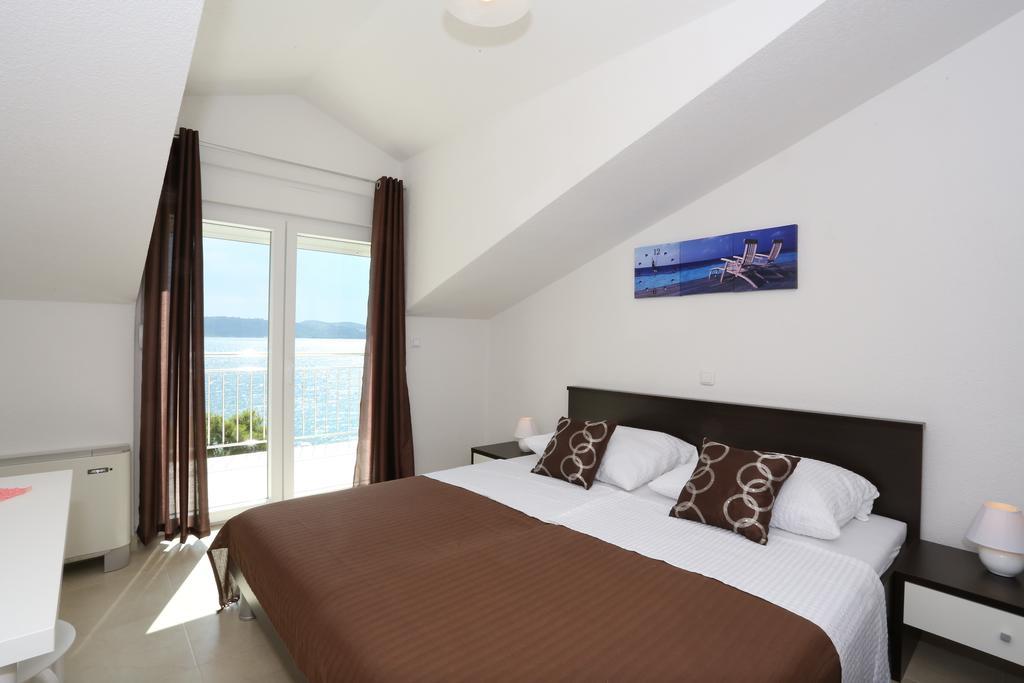 Apartments Dado Trogir Room photo