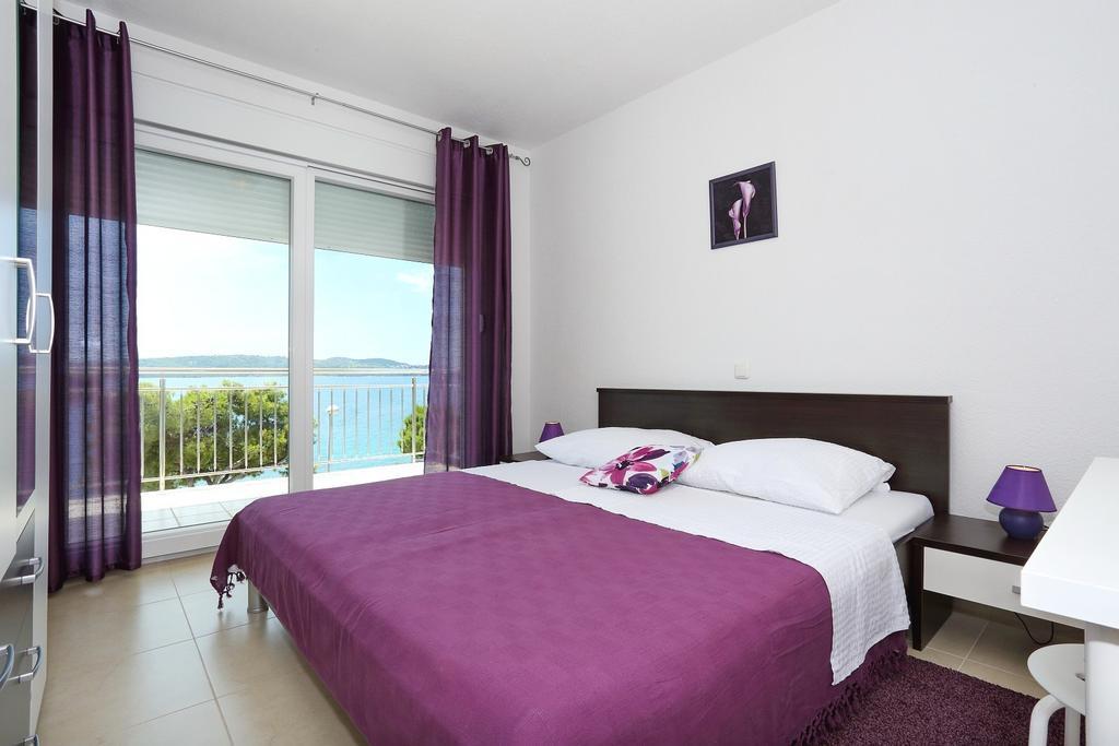 Apartments Dado Trogir Room photo